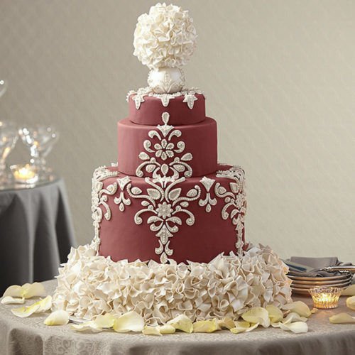 کیک عروسی با تزیین میوه و گل طبیعی