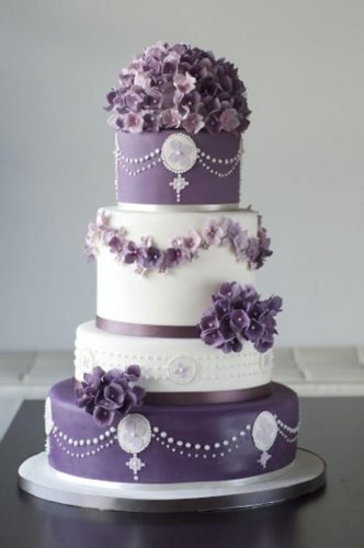 کیک عروسی دو رنگ لوکس