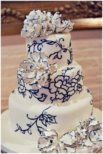 کیک عروسی جدید با گل‌های برجسته