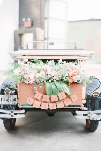 چندین روش ارزان برای گل آرایی ماشین عروس