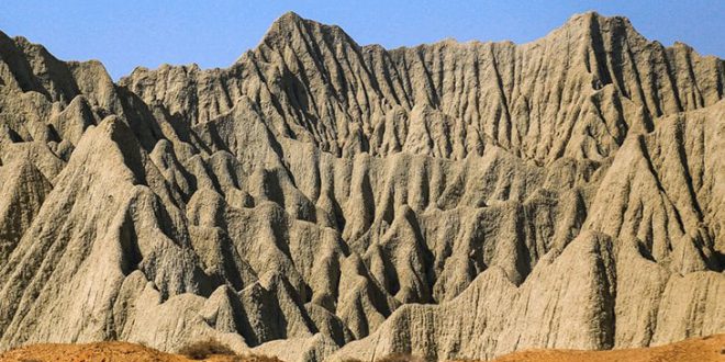کوه های مینیاتوری چابهار منحصر به فردترین کوه های ایران