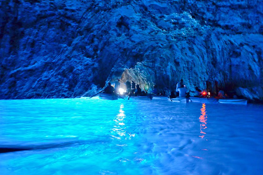 غار آبی بلو گروتو در مالتا