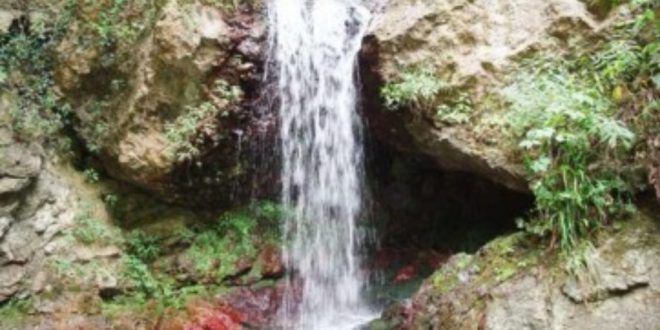 آبشار لارچشمه